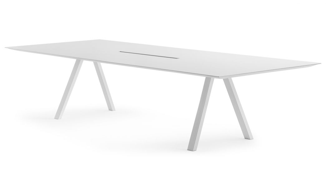 Table conference 4 pieds metal Arki Pedrali acier compact stratifié fenix pieds design industriel 