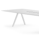 Table conference 4 pieds metal Arki Pedrali acier compact stratifié fenix pieds design industriel 