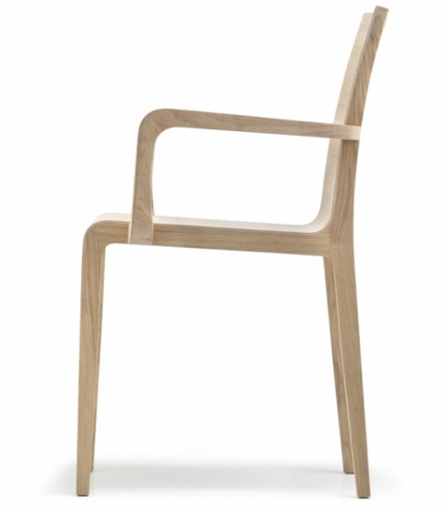 Chaise 420 Young Pedrali chene teinté chaise légère et solide 