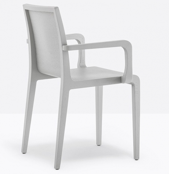 Chaise 420 Young Pedrali chene teinté chaise légère et solide 