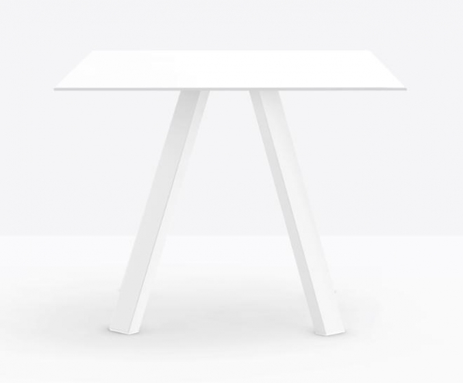 Table 4 pieds Arki pedrali acier laqué bois multiplis compact