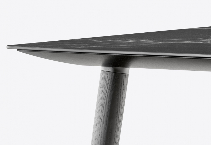 Table design bois 4 pieds Babila Pedrali frene Plateau Fenix bois multiplis plateau design marbre 
