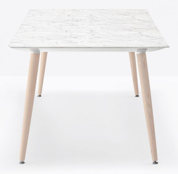 Table design bois 4 pieds Babila Pedrali frene Plateau Fenix bois multiplis plateau design marbre 