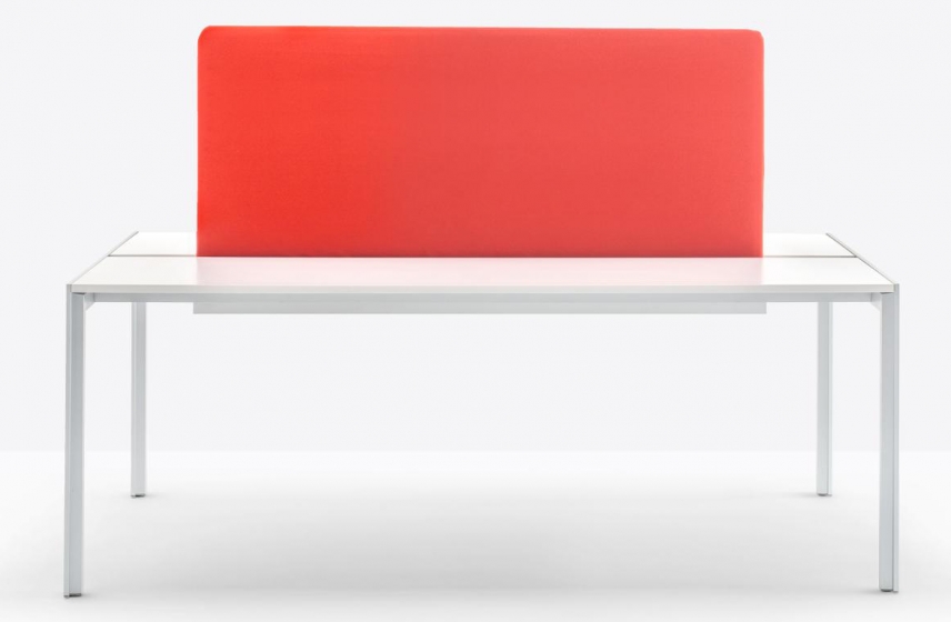Table 4 pieds Matrix desk Claudio Dondoli Marco Pocci Pedrali 
