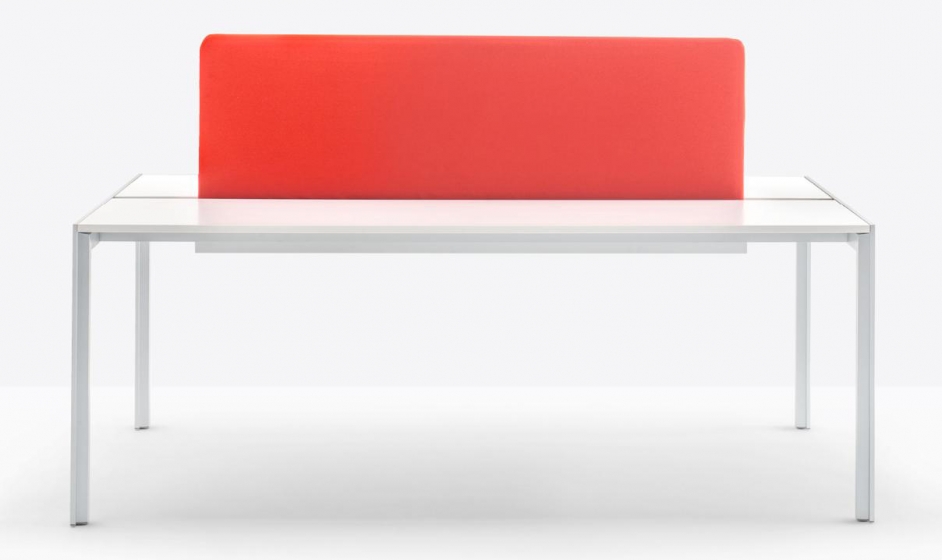 Table 4 pieds Matrix desk Claudio Dondoli Marco Pocci Pedrali 