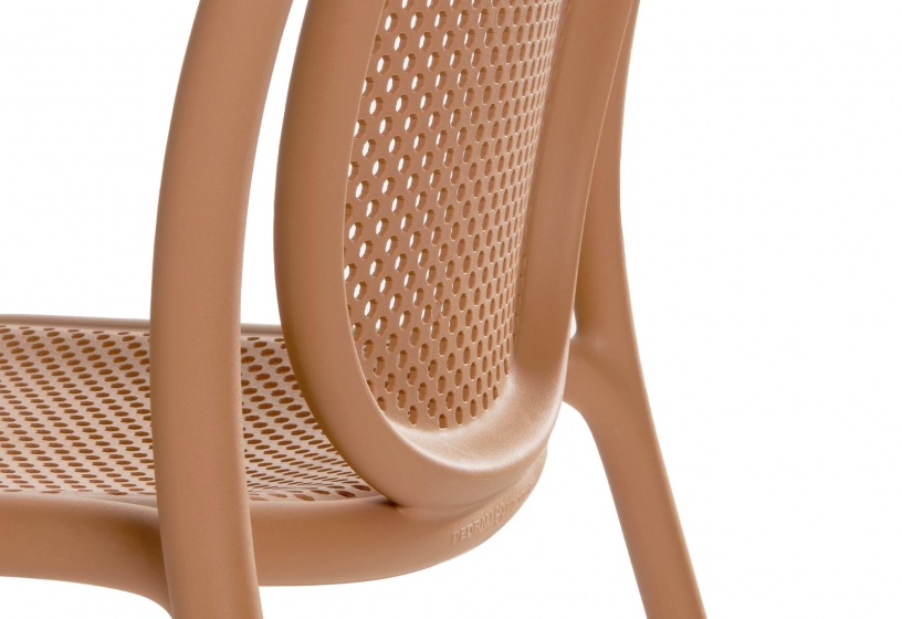 Chaise Remind design eugeni quitllet Pedrali 3735 empilable polypro verte rouge beige noir recyclé confortable chaise terrasse 