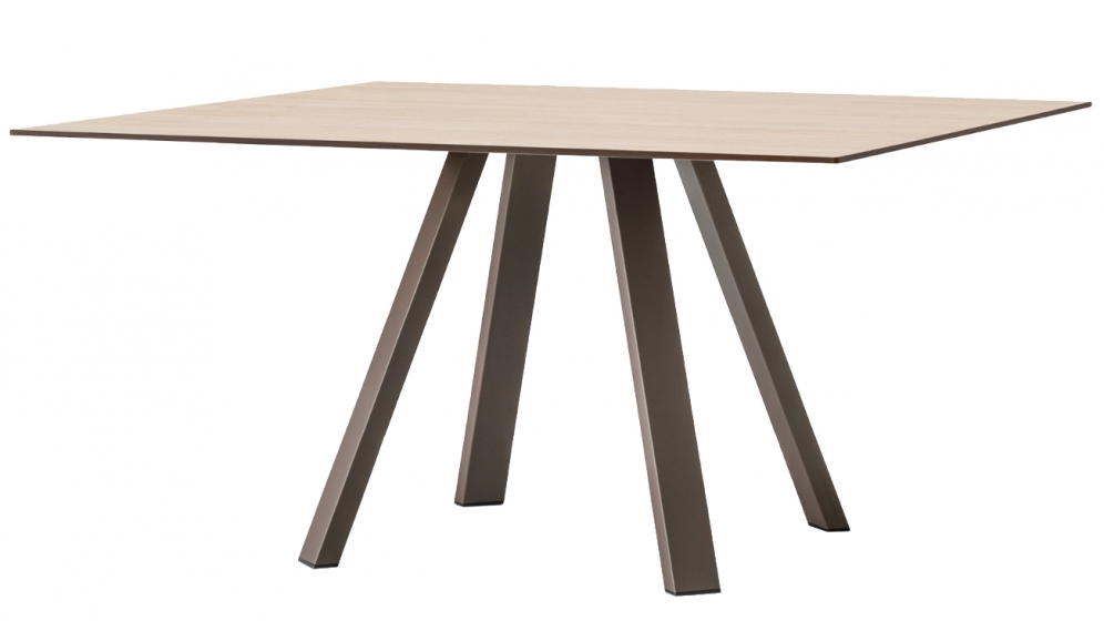 Table 4 pieds Arki pedrali acier laqué bois multiplis compact