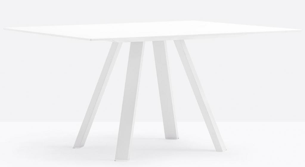 Table 4 pieds Arki pedrali acier laqué bois multiplis compact Recherche d'une table moderne pour restaurant