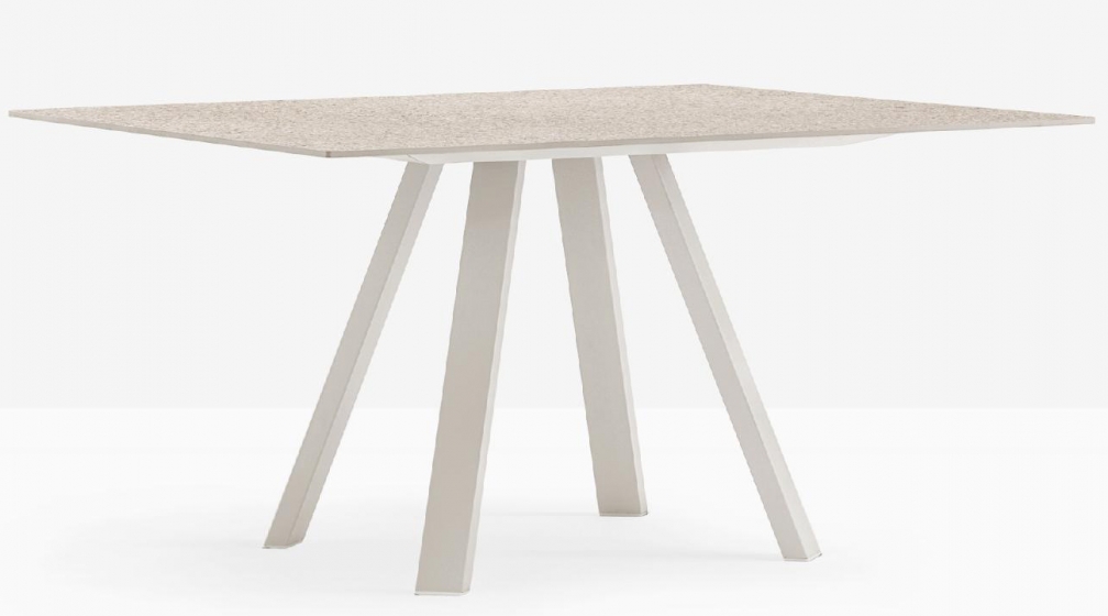 Table 4 pieds Arki pedrali acier laqué bois multiplis compact Recherche d'une table moderne pour restaurant