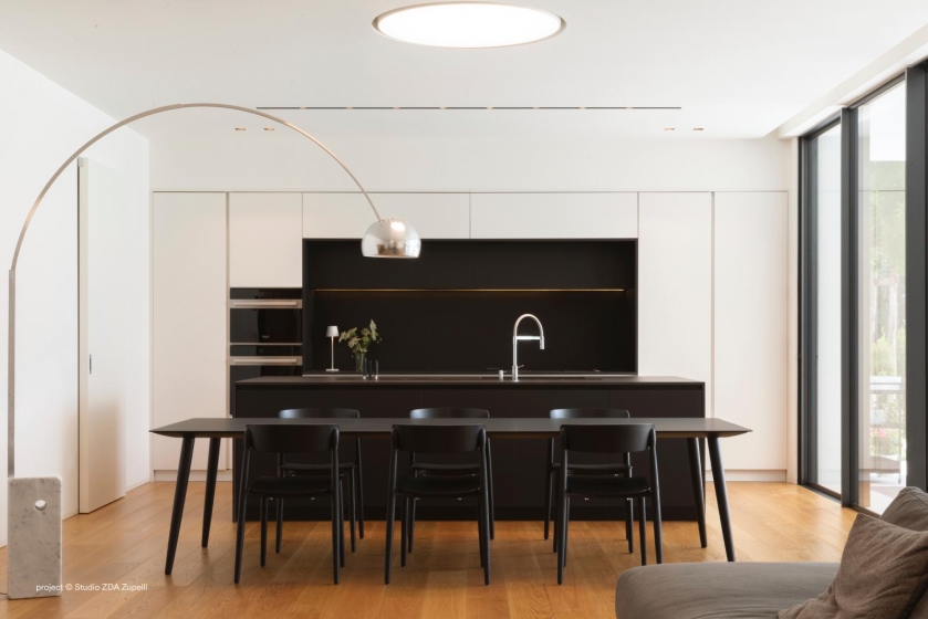 Table design bois 4 pieds Babila Pedrali frene Plateau Fenix bois multiplis plateau design marbre 