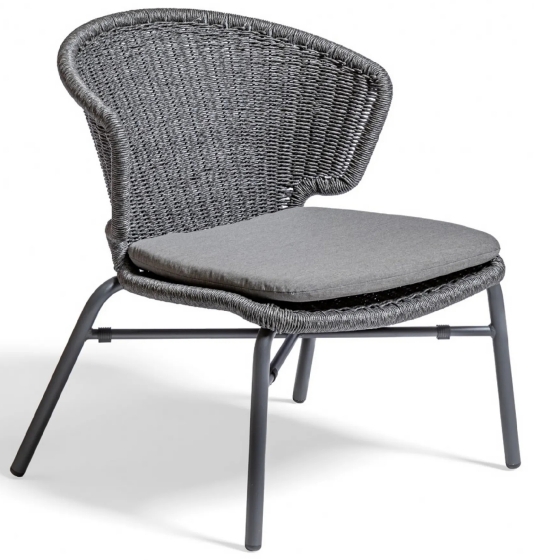 Chauffeuse, Orly, Dossier: corde, wicker; Fonction: empilable x 4; Structure: aluminium laqué peint; Assise: corde, wicker, cous