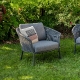 Fauteuil lounge, Lake, Dossier: corde; Fonction: empilable; Structure: aluminium laqué peint; Assise: coussin garni;