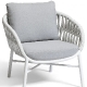 Fauteuil lounge, Manila, Dossier: corde; Fonction: empilable; Structure: aluminium laqué peint; Assise: coussin garni;